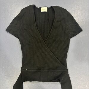 Aritzia Wilfred tie front top